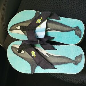 NWT Flip Flops unisex
